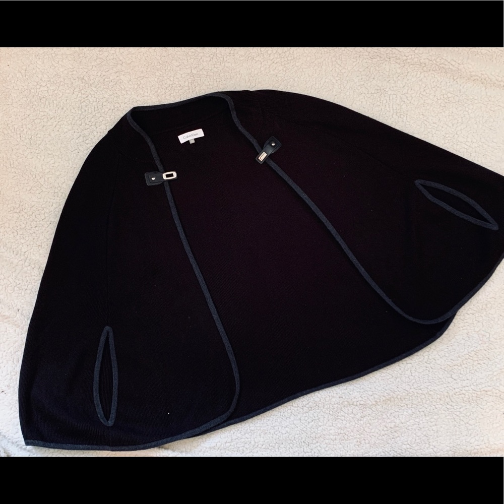 CALVIN KLIEN : Black/Grey Sweater Cape